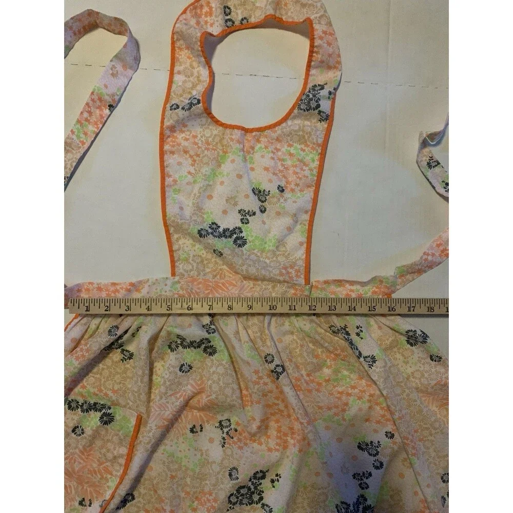 Vintage Handmade  Flowered  with pocket Farm House  Full Kitchen Grandma Apron